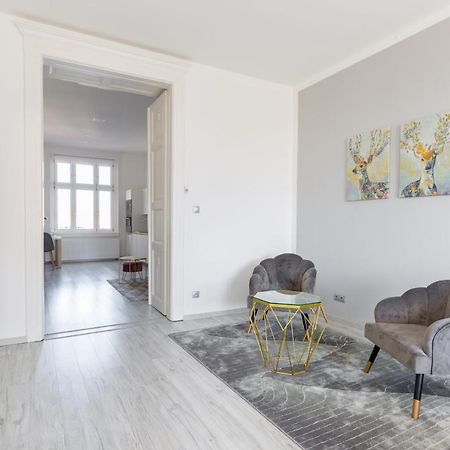 Designer Apartment On The Budapest Broadway With 2Br And Ac Exterior photo
